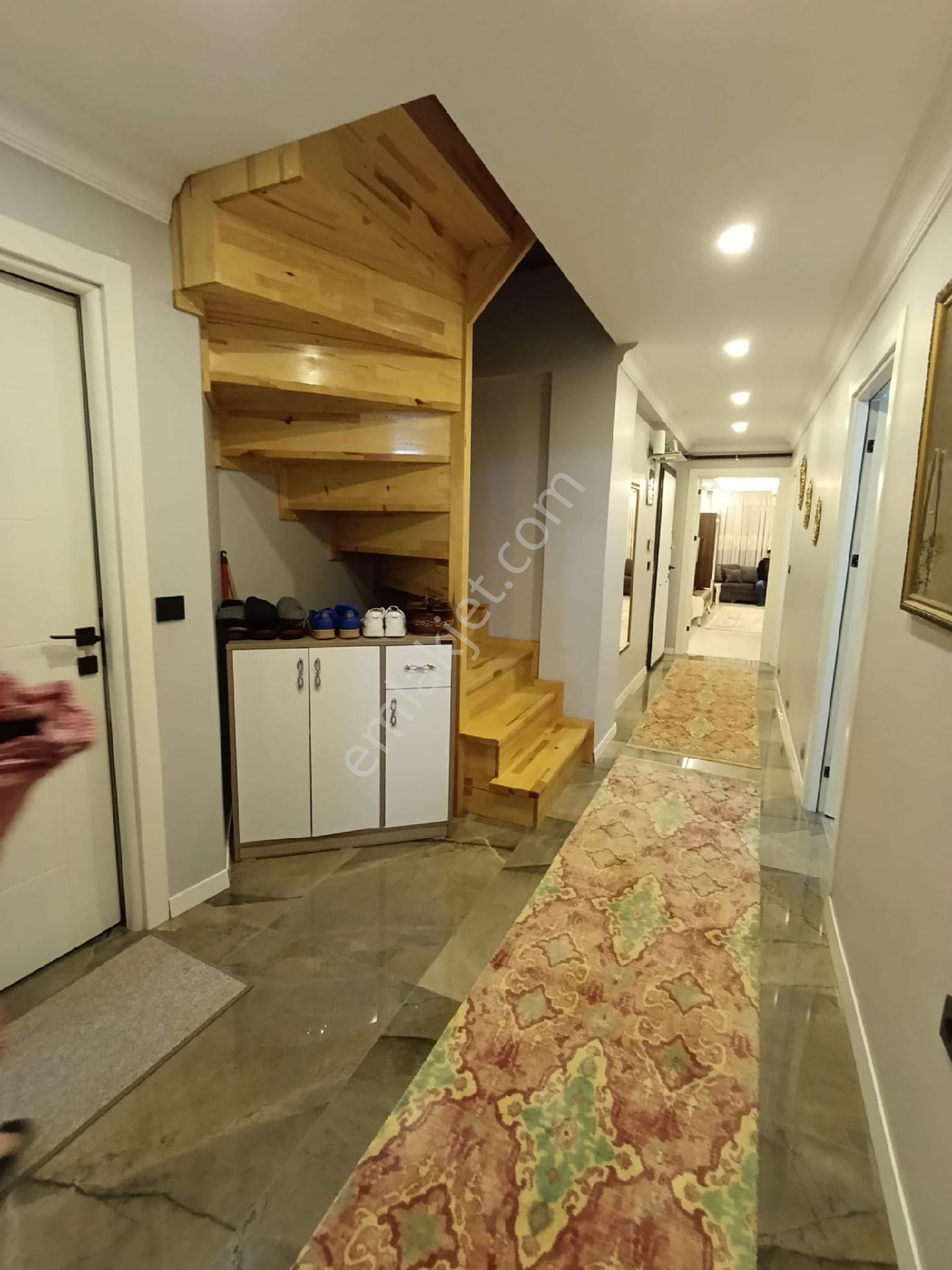 Küçükçekmece Yenimahalle Satılık Büyük Ön Cephe 6+2 Dubleks Daire - Görsel 10