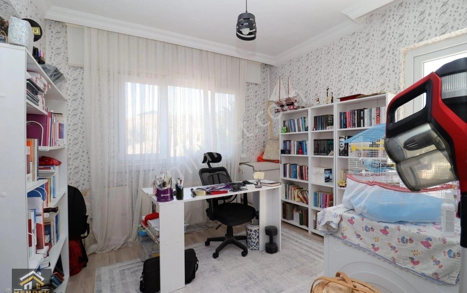 Hemdem Gayrimenkul'den Oğuzlar'da Site İçi Asansörlü Arakat Çift Balkonlu Yapılı 3+1 Satılık Daire - Görsel 4