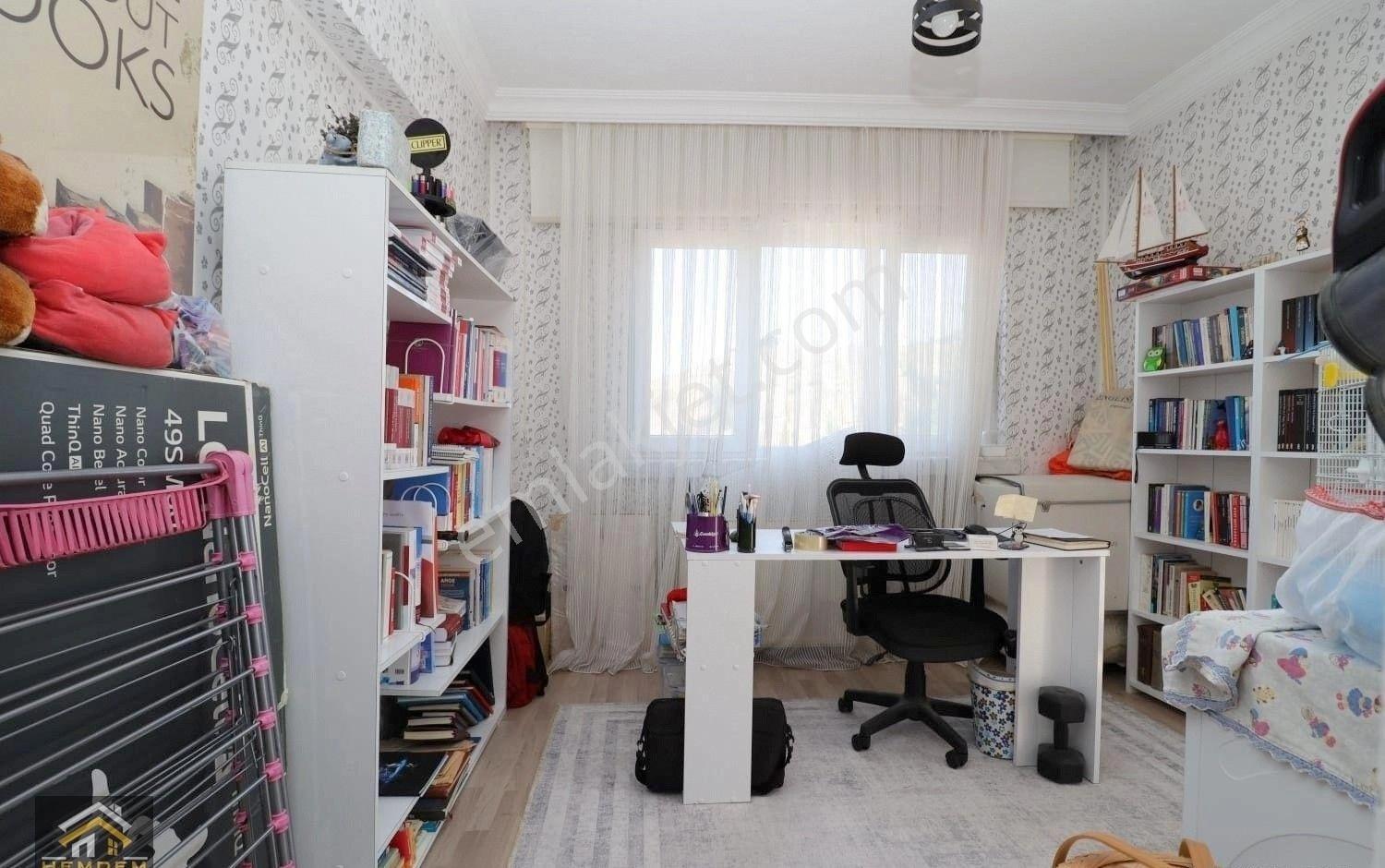 Hemdem Gayrimenkul'den Oğuzlar'da Site İçi Asansörlü Arakat Çift Balkonlu Yapılı 3+1 Satılık Daire - Görsel 2