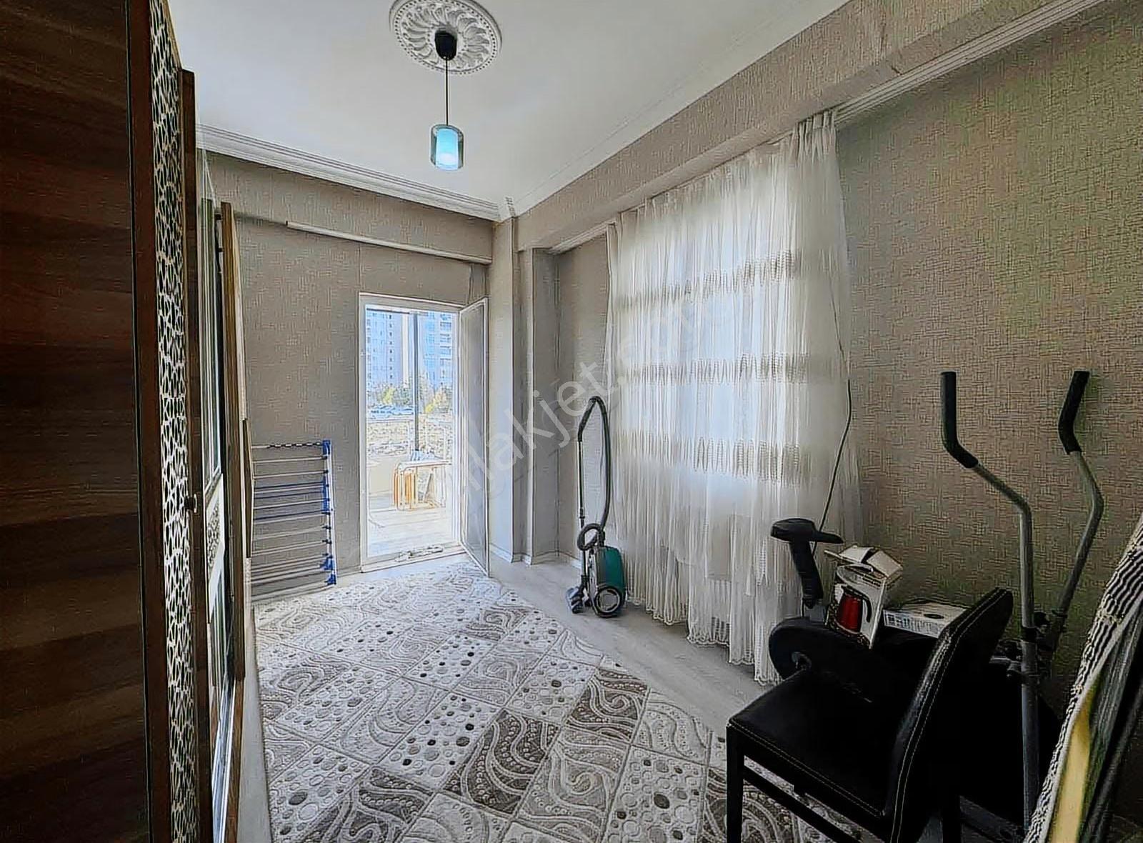 Full Eşyalı Kiracılı Süper Teraslı 2+1 Ara Kat Daire - Görsel 12