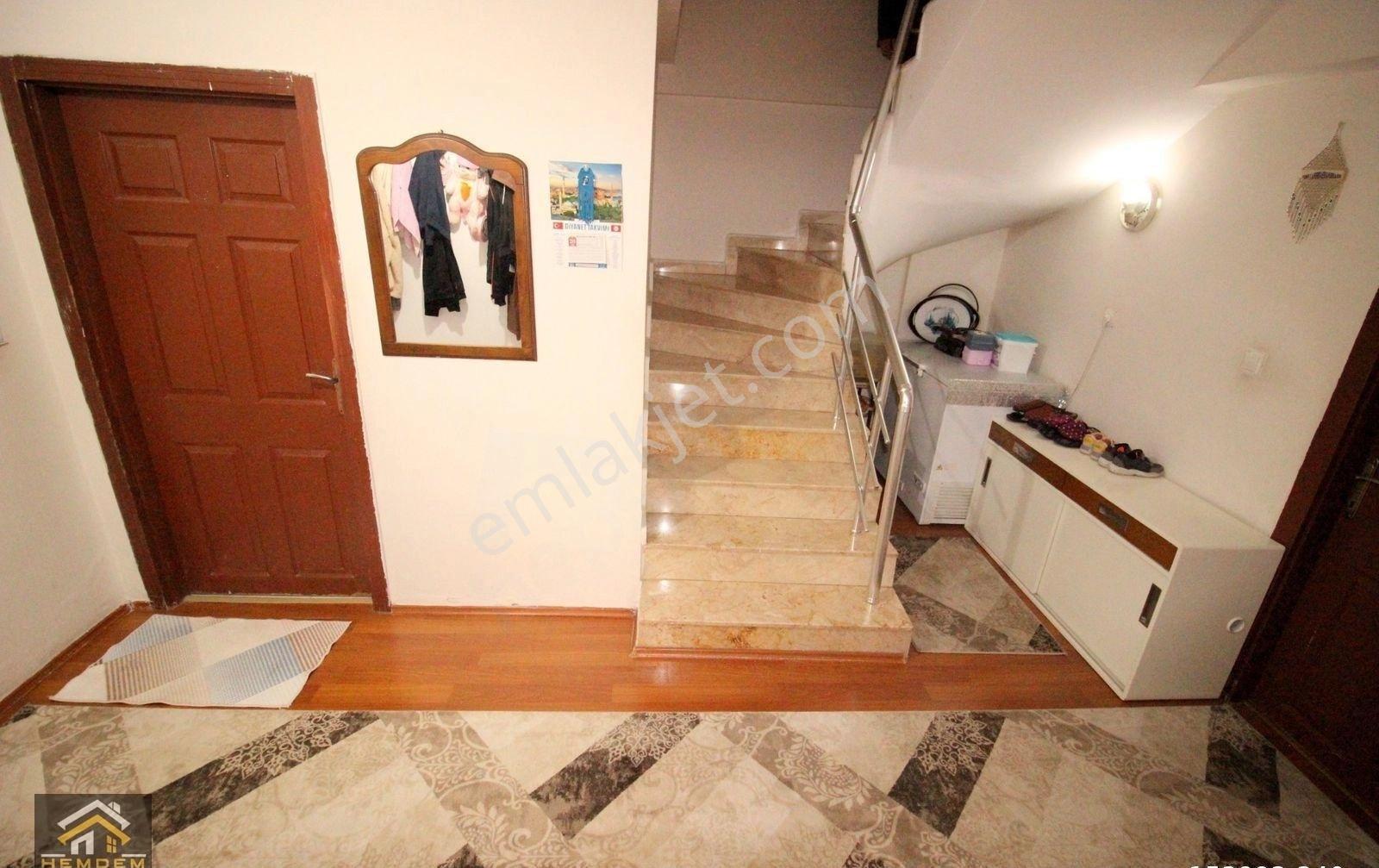 Hemdem Gayrimenkul'den Alsancak'ta Bağlıcaya Sınır 3+1 Satılık Villa - Görsel 21