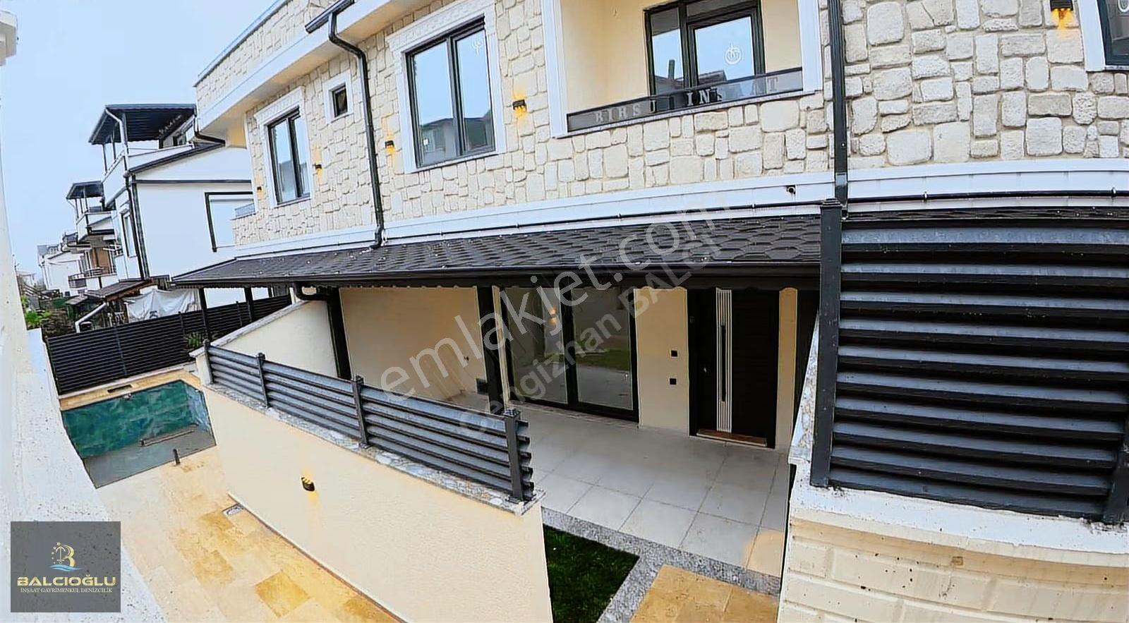 Balcıoğlundan Yalıda Uygun Fiyatlı Lüx Fırsat 4+1 Triplex Villa - Görsel 21