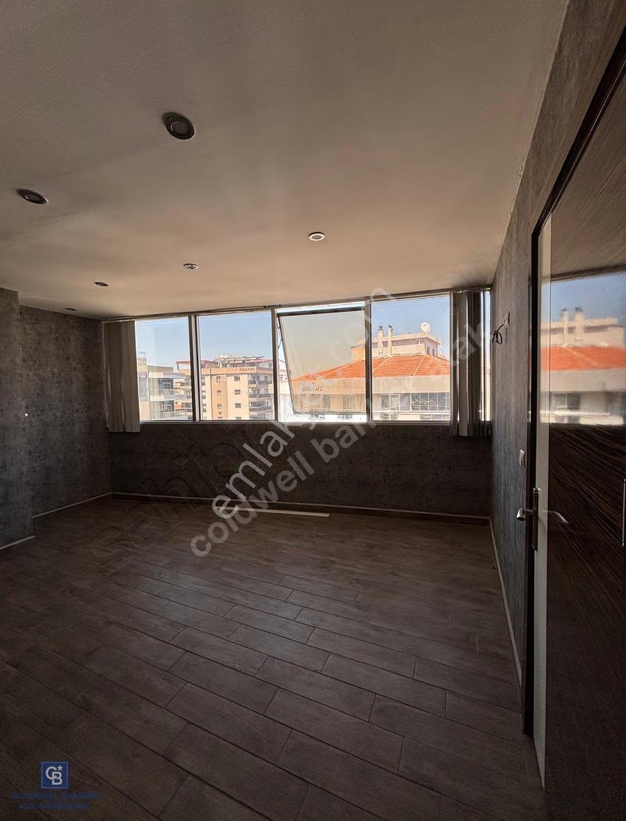 Narlıdere Merkez De Geniş Kiralık Dükkan - Görsel 2