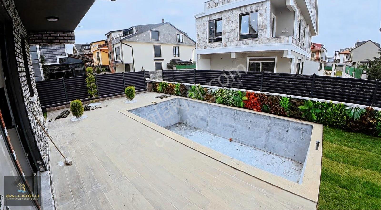 Balcıoğlundan Kocaali Yalıda Denize 50 M Havuzlu Triplex Villa - Görsel 14