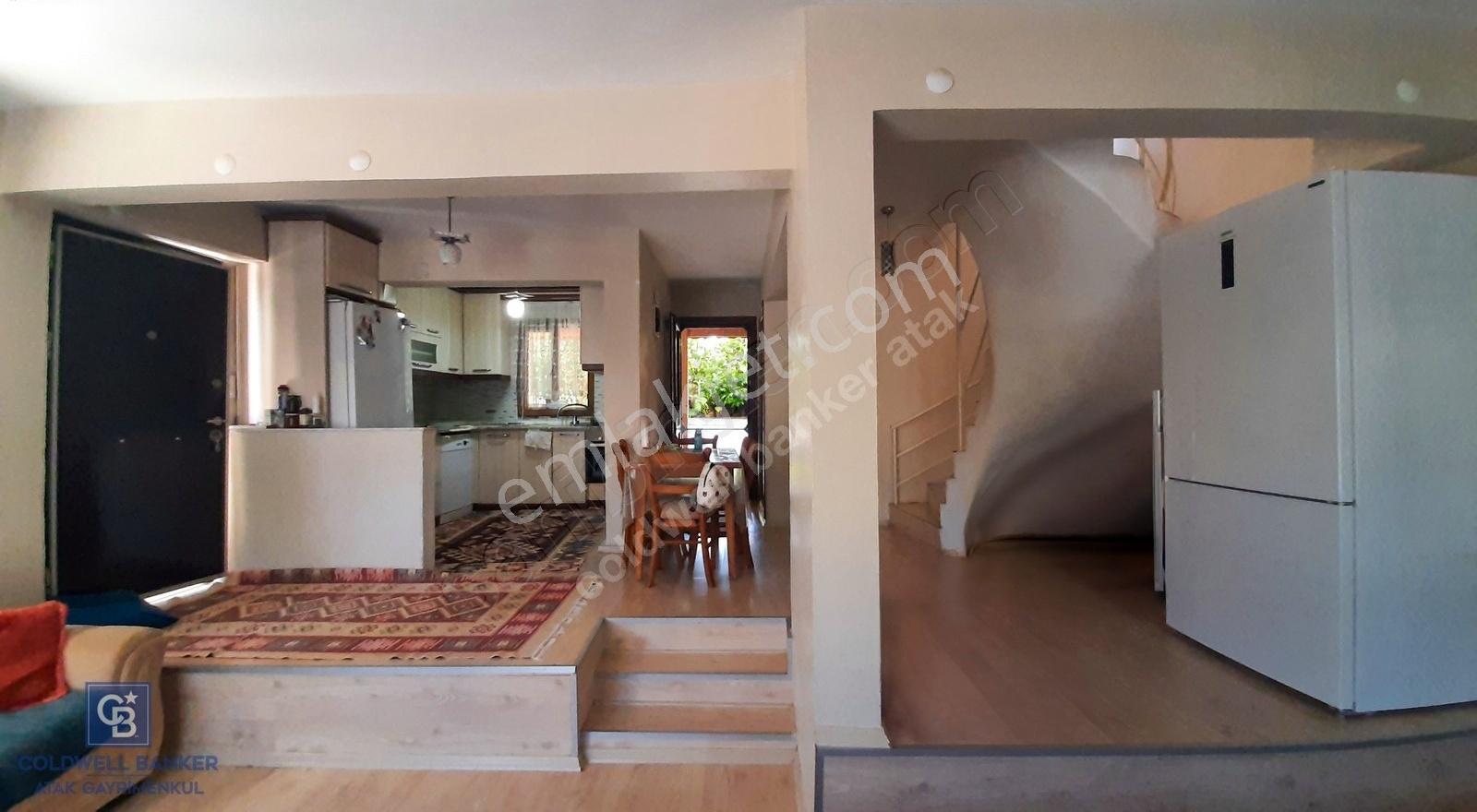 Fiyat Düştü ... Çeşmealtında Satılık 5+1 Villa - Görsel 16
