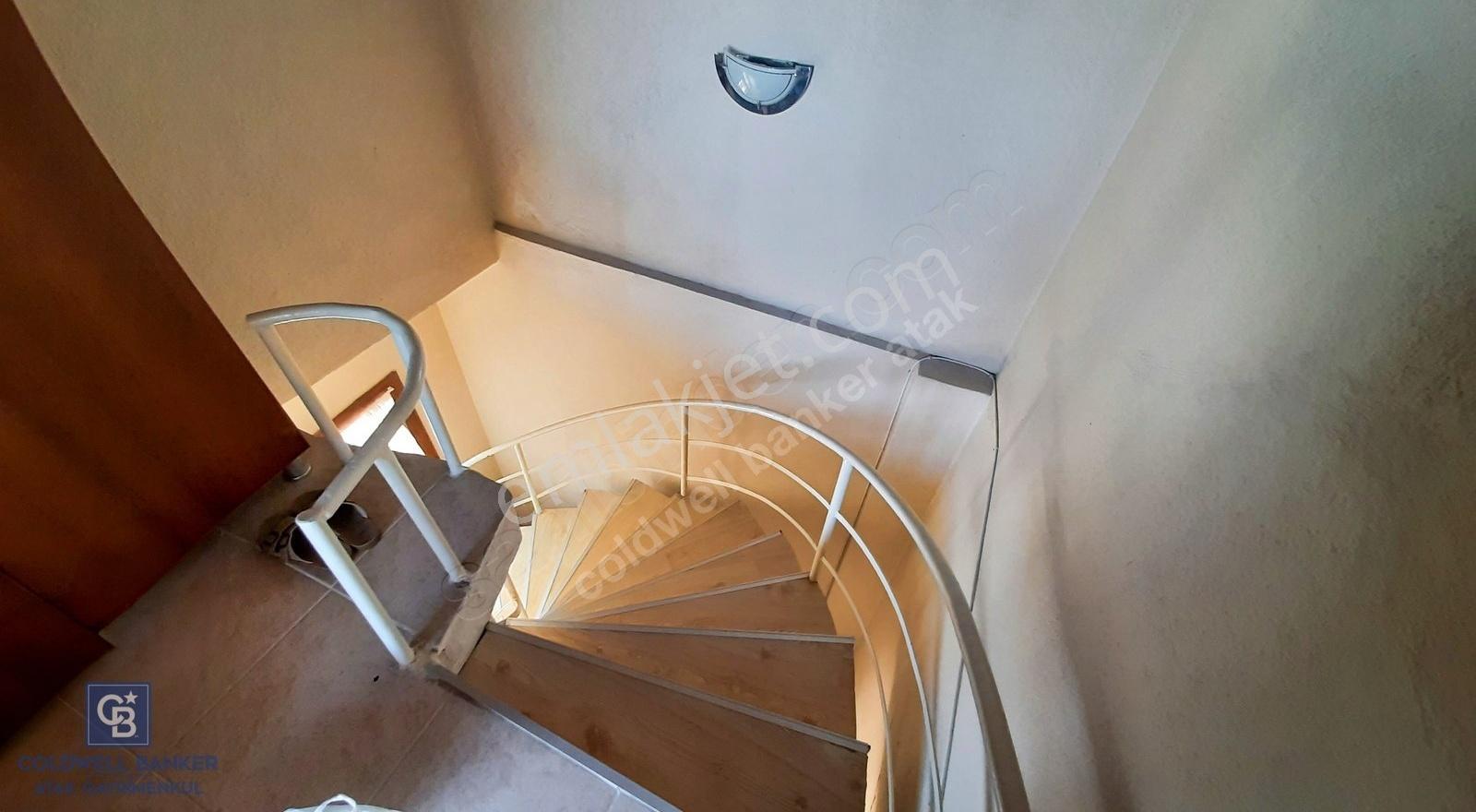 Fiyat Düştü ... Çeşmealtında Satılık 5+1 Villa - Görsel 23