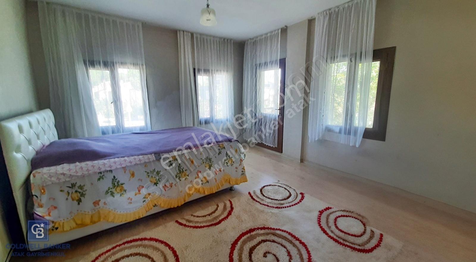 Fiyat Düştü ... Çeşmealtında Satılık 5+1 Villa - Görsel 13