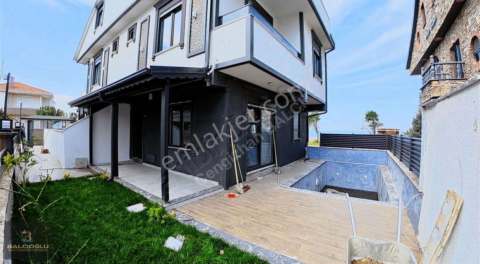Balcıoğlundan Yalıda Denize İkinci Sıra Havuzlu Lüx 4+1 Villa - Görsel 25