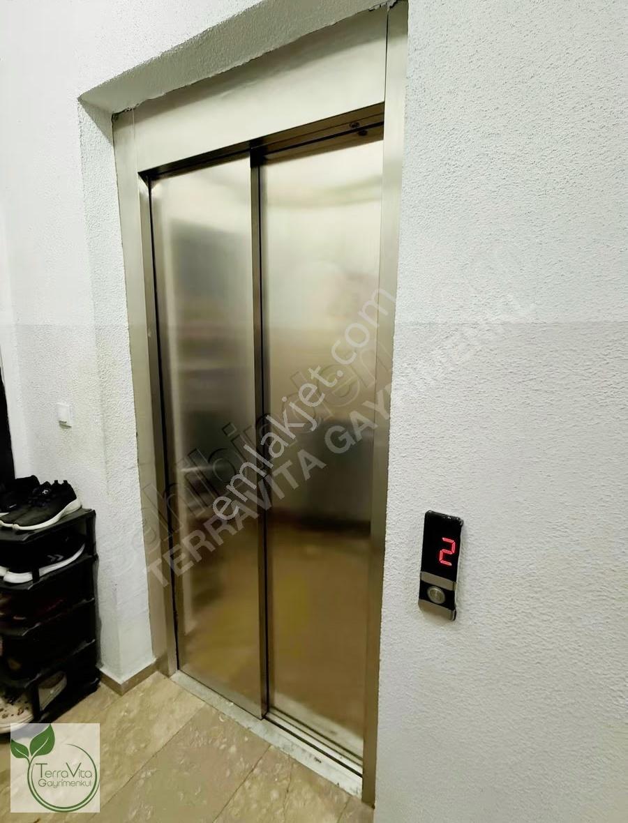 Halkalı Merkezde 3+1 Çift Balkonlu Geniş Satılık Daire - Görsel 3