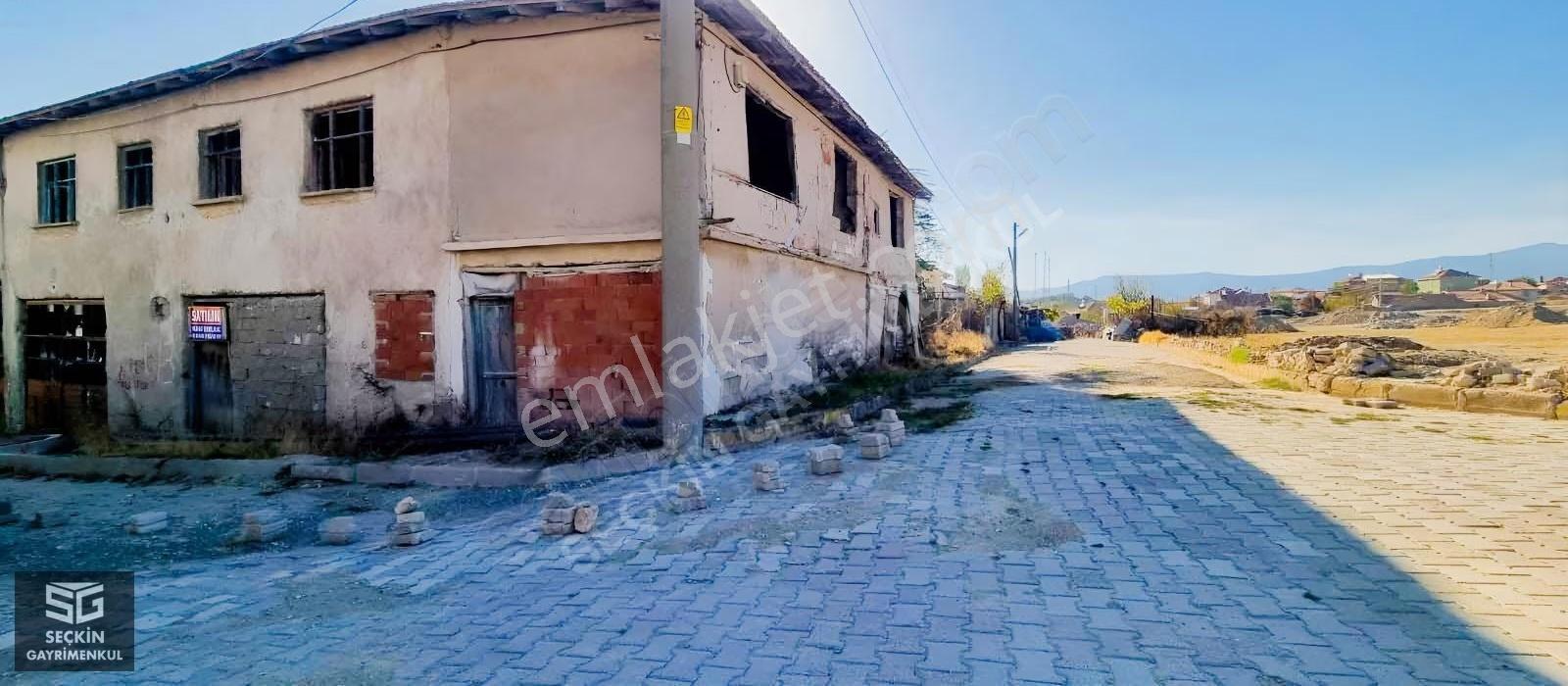 Merkezde Kaçmaz Fırsat İçerisinde Yapı Bulunan Arsa - Görsel 4