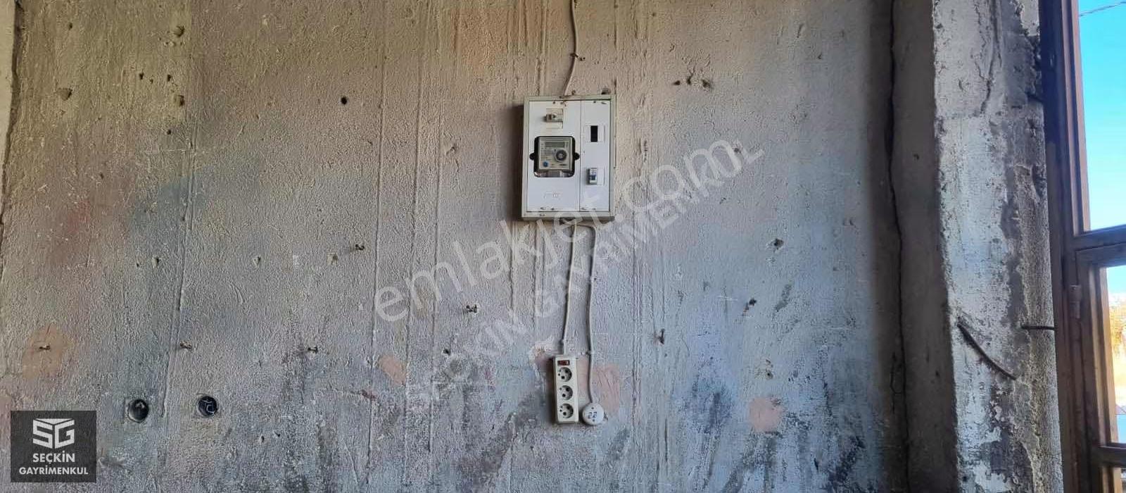 Merkezde Kaçmaz Fırsat İçerisinde Yapı Bulunan Arsa - Görsel 19