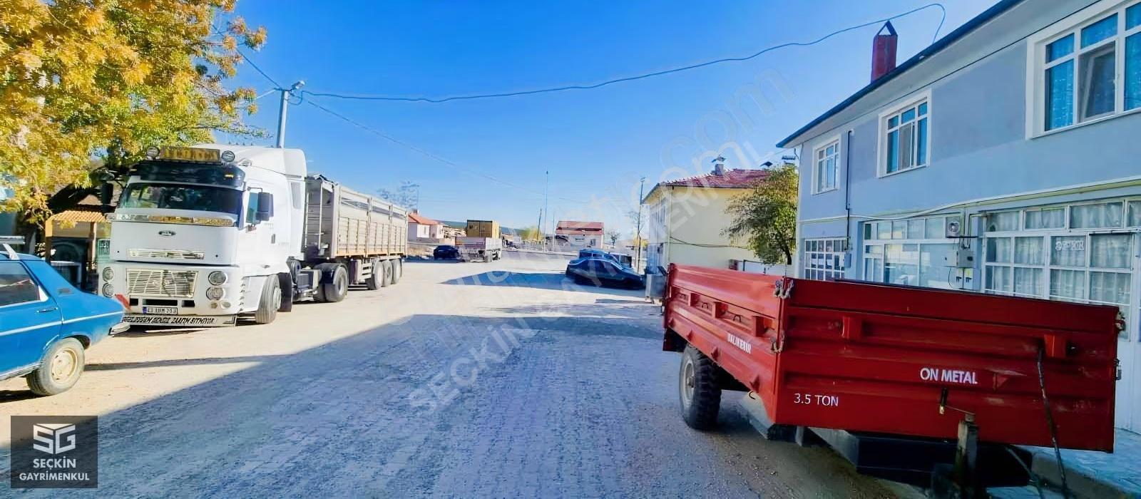 Merkezde Kaçmaz Fırsat İçerisinde Yapı Bulunan Arsa - Görsel 8