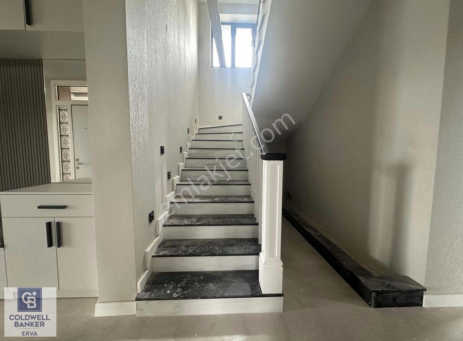 Gölbaşı Bahçelievlerde Göl Manzaralı 5+1 Full Yapılı Sıfır Villa - Görsel 2