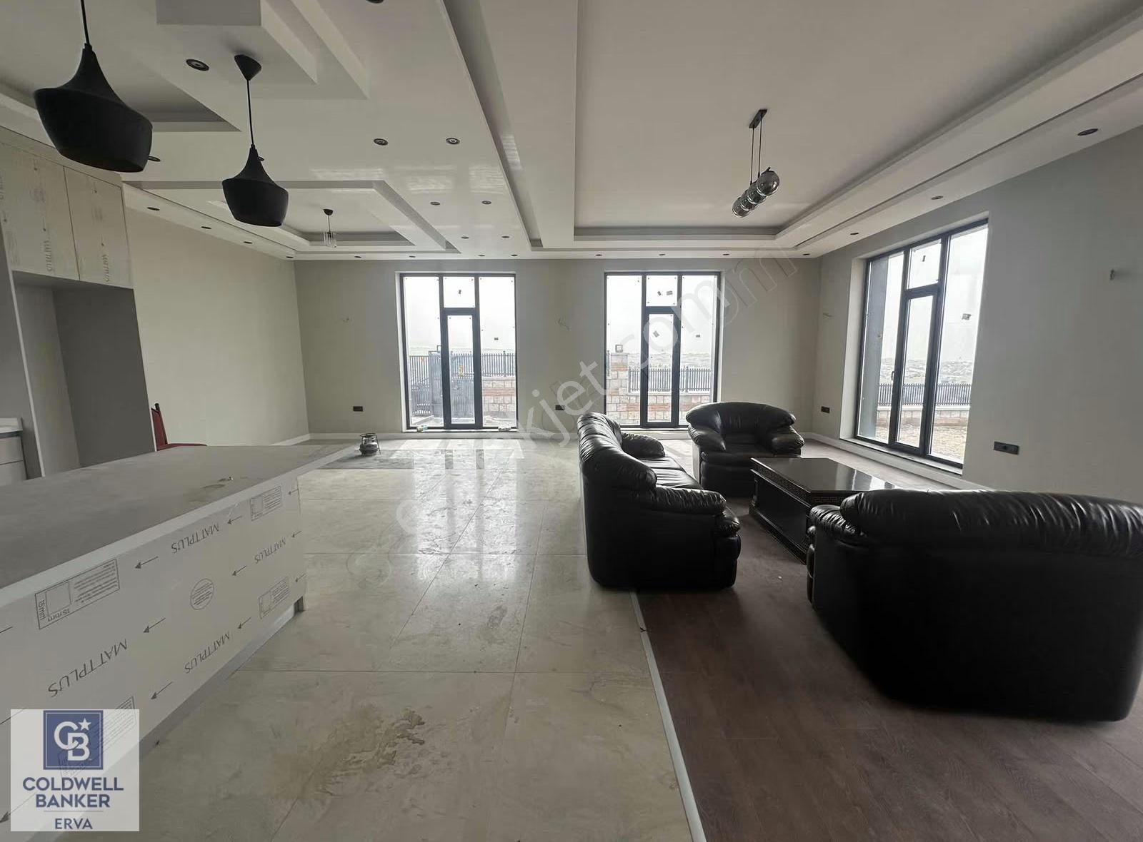 Gölbaşı Bahçelievlerde Göl Manzaralı 5+1 Full Yapılı Sıfır Villa - Görsel 6