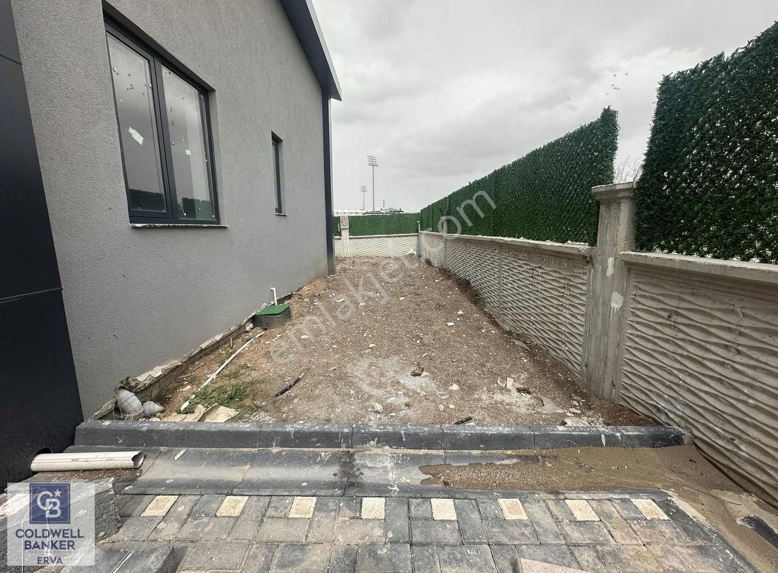 Gölbaşı Bahçelievlerde Göl Manzaralı 5+1 Full Yapılı Sıfır Villa - Görsel 5