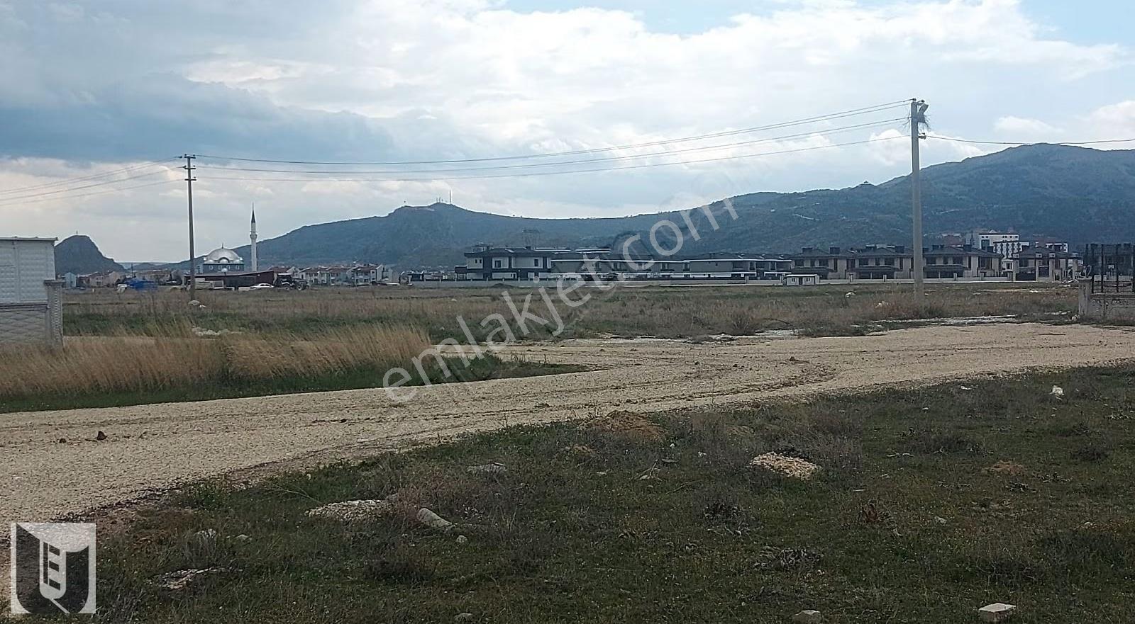 Uydukent Emlak'tan Prestijli Lokasyonda Fırsat Arsa - Görsel 2