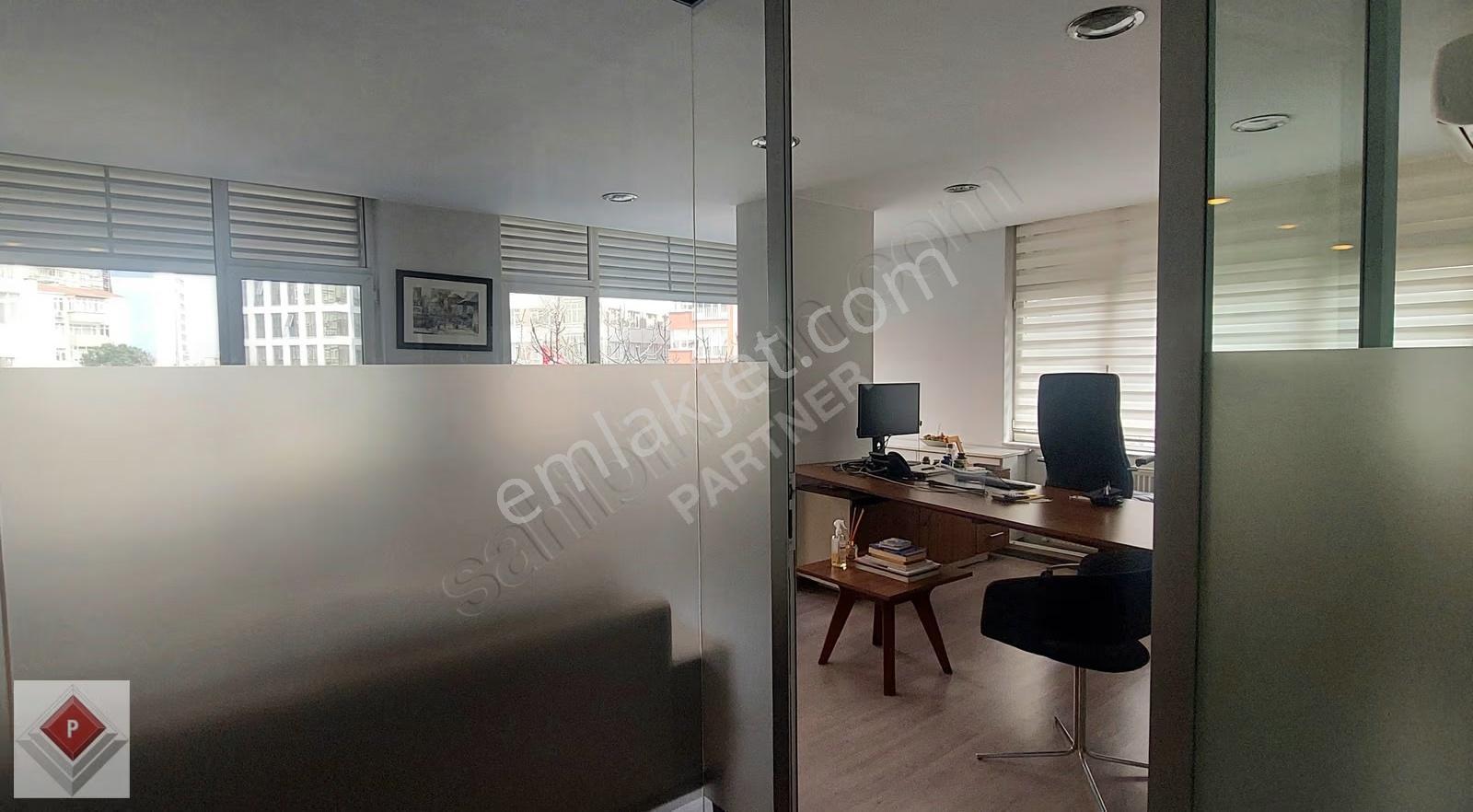 Gayrettepe Yıldız Postada 300 M², Bölmeli, Prestijli Kat Ofisi - Görsel 29