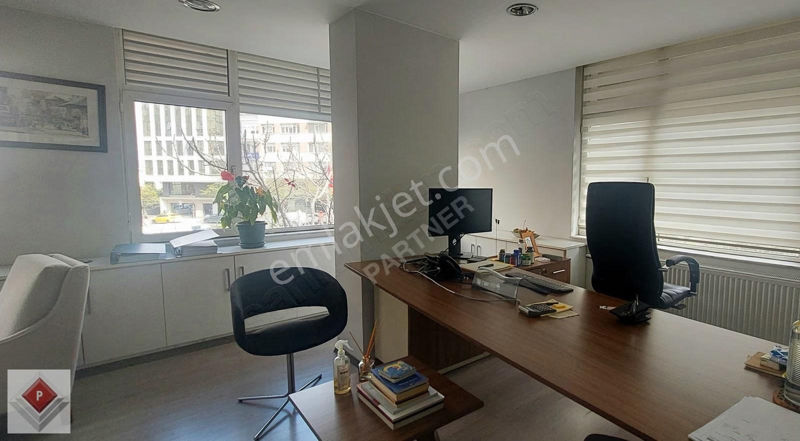 Gayrettepe Yıldız Postada 300 M², Bölmeli, Prestijli Kat Ofisi - Görsel 3