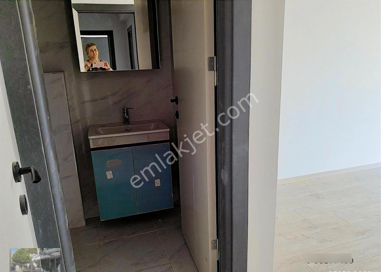 Bostanlı Cepheli Önü Açık Otoparklı - Görsel 22