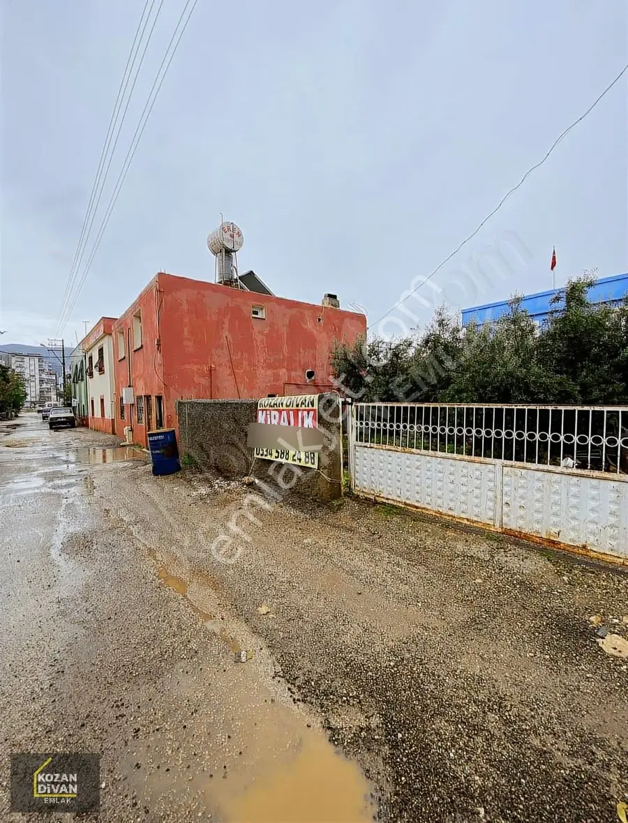 Kozan Divan Emlak'tan Hastane Kavşağına Komşu Müstakil