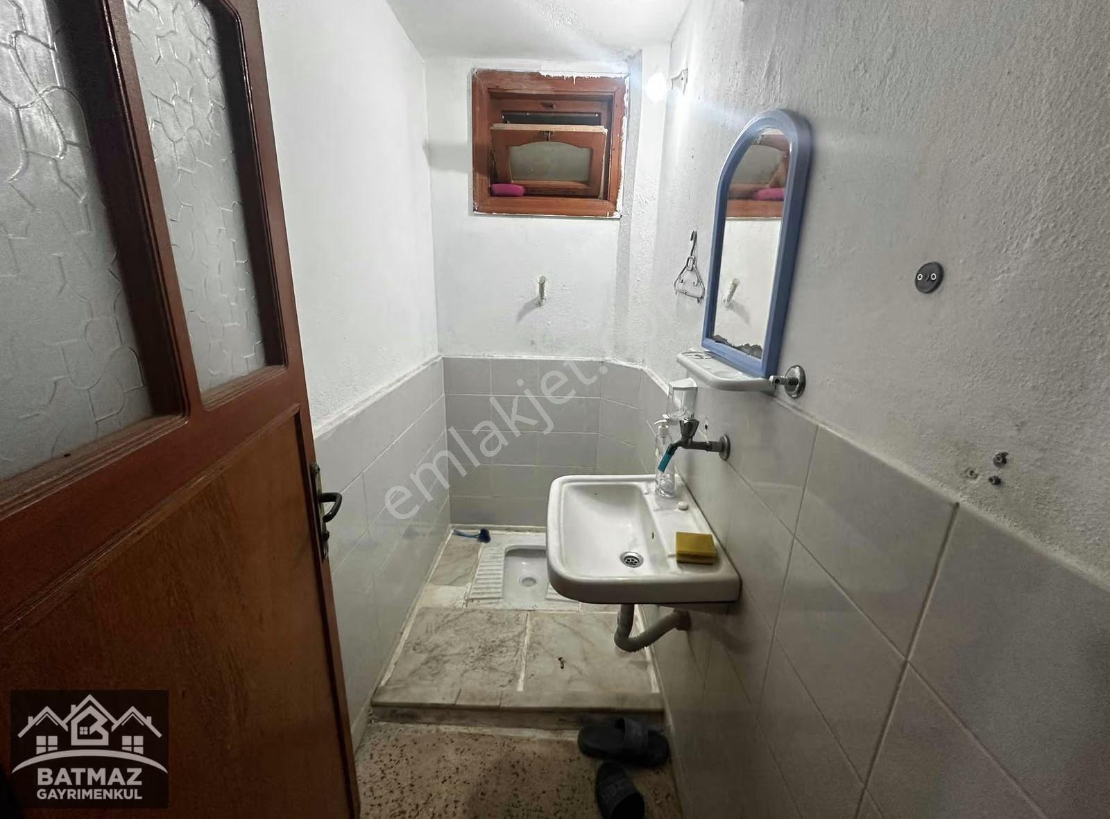 Batmaz'dan Şehitkamil Hastane Cvr. 3 Katlı Müstakil Ev - Görsel 12