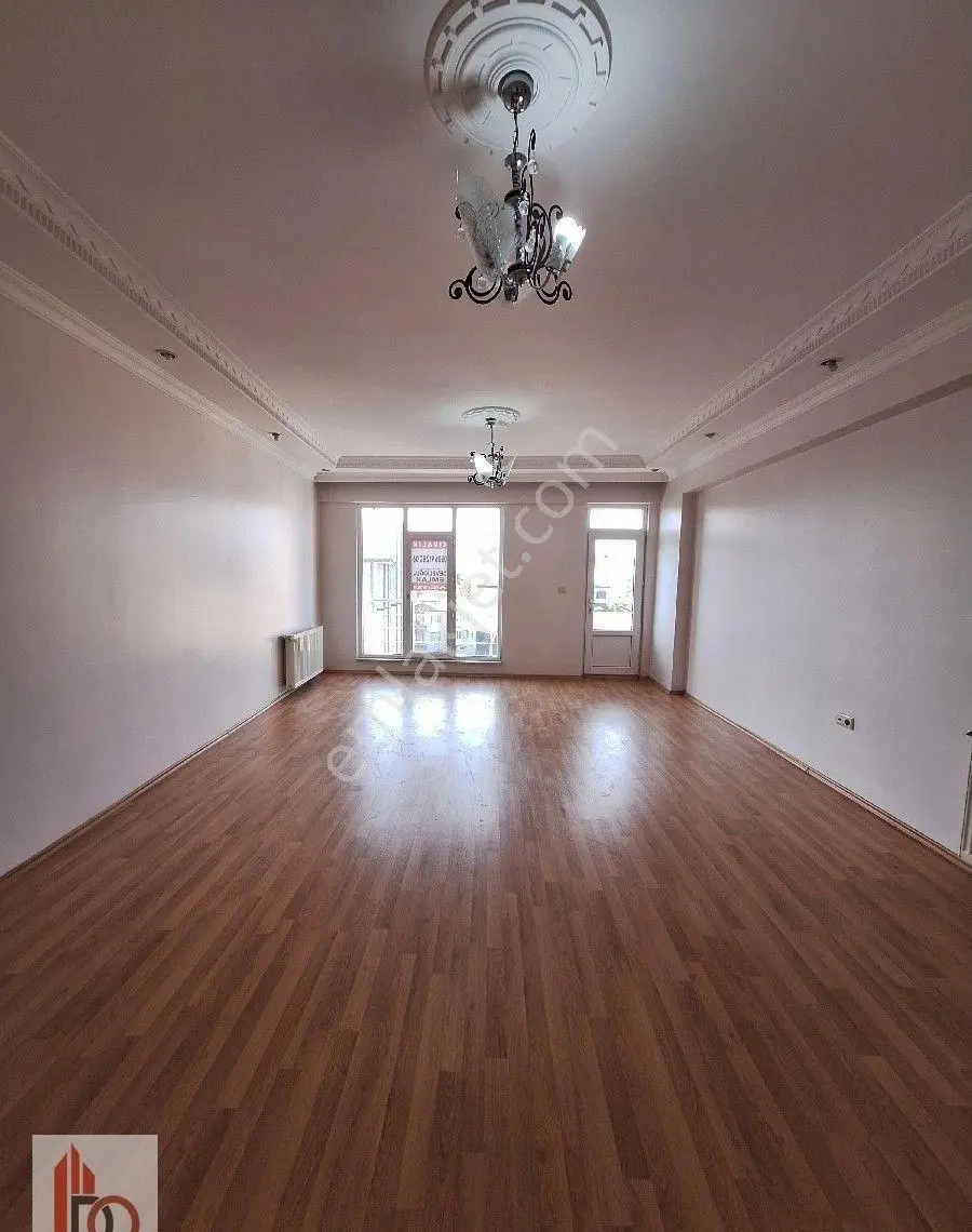 Çarşı Merkezde Geniş Kiralık Daire