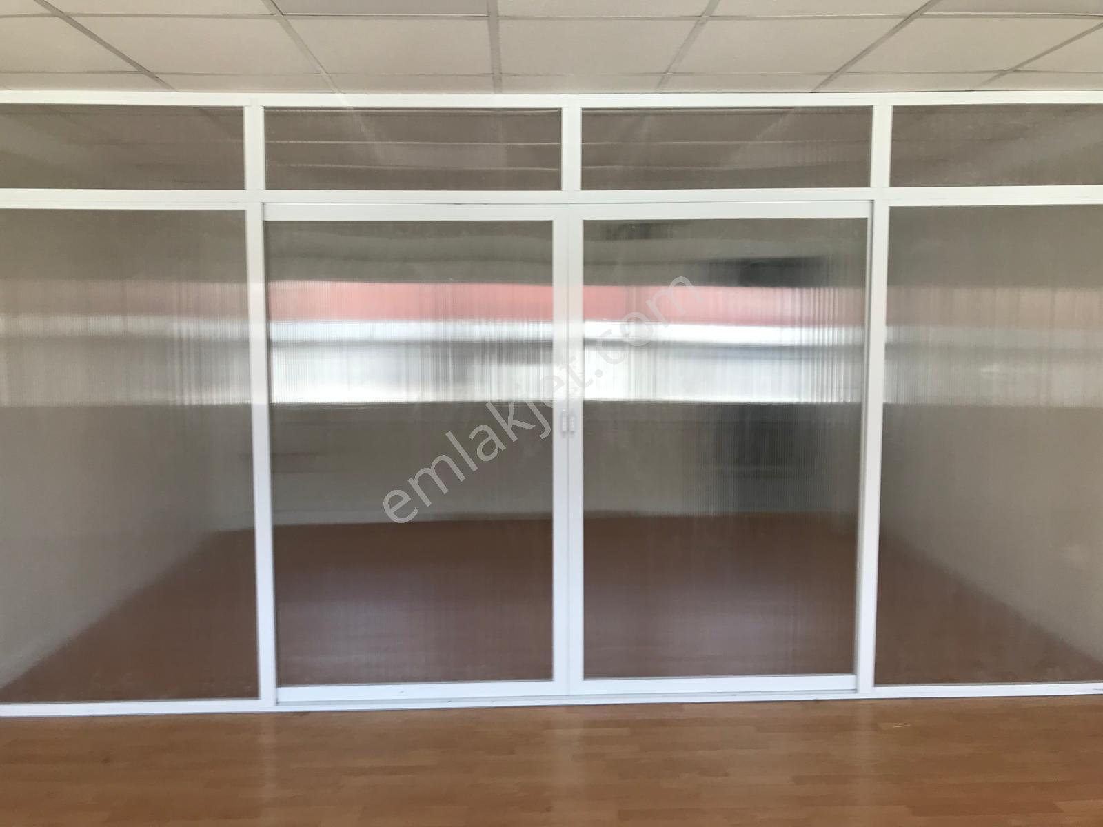 Kadıköy Kuşdilli Efes Çarşı'sında Fırsat Satılık Büro