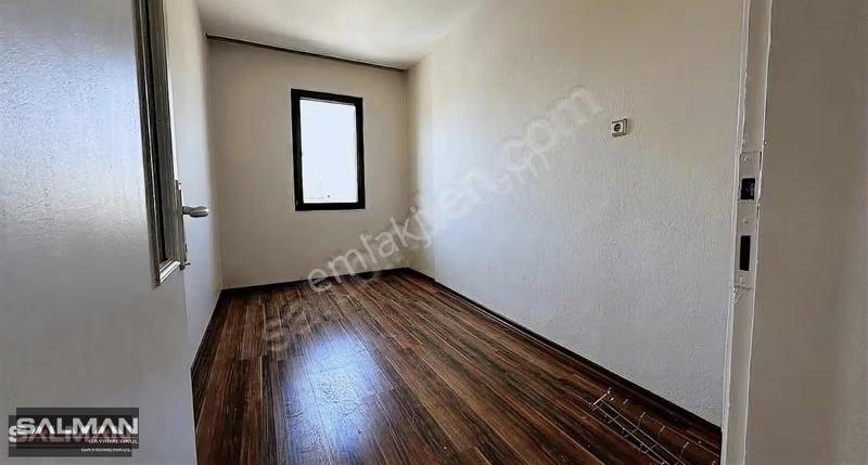 Salman'dan Bayraklı Emek Mah.de Kiralık 3+1 Daire - Görsel 15