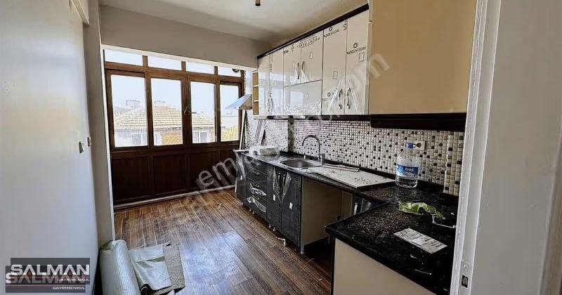 Salman'dan Bayraklı Emek Mah.de Kiralık 3+1 Daire