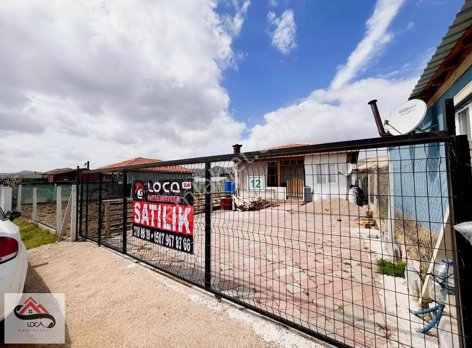 Loca'dan Yenikayı'da Betonarme 1+1 Ev + Sera + Kümes Teras Balkn