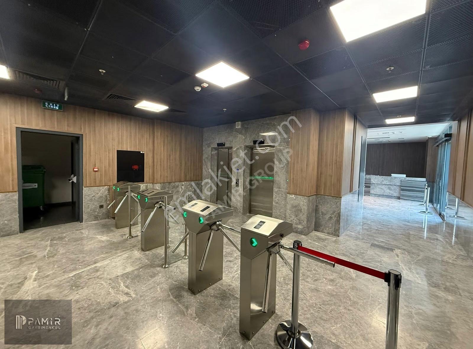 Yenibosna Elmas Kule'de Acil Kiralık Lüks Donanımlı Plaza Ofisi - Görsel 17