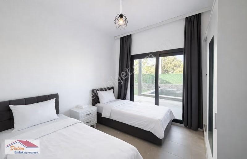 Küçükbükte 415m² Arsa İçinde Havuzlu 2 Tapulu Müstakil Bina - Görsel 10