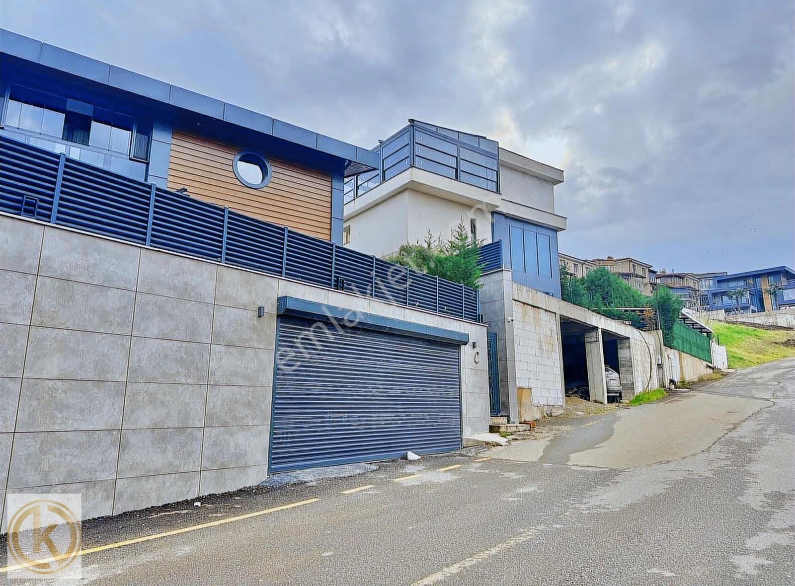 Kaymak Emlak Serdivan İstiklal'de 600m2 8+2 Havuzlu Satılk Villa - Görsel 15