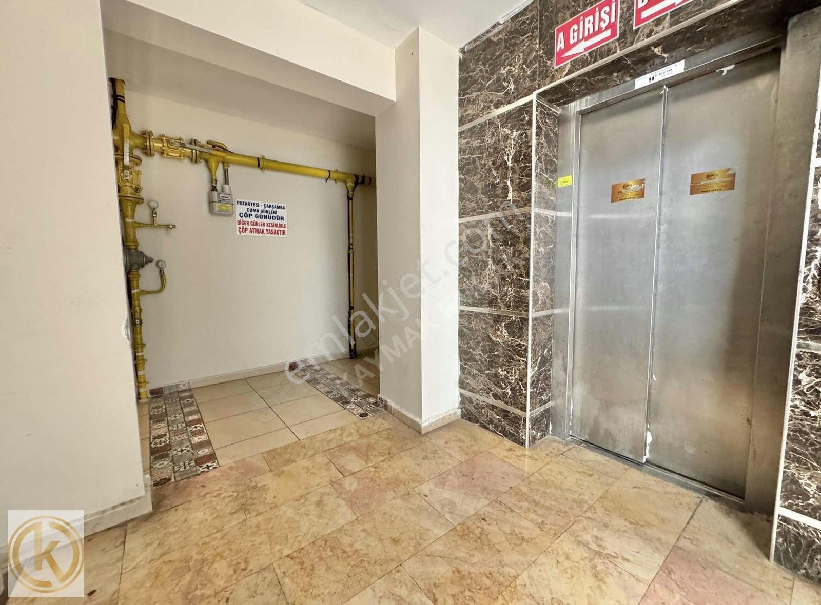 Kaymak Emlaktan Serdivan'da Şehir Manzaralı 2+1 85 M2 Lüx Daire - Görsel 10