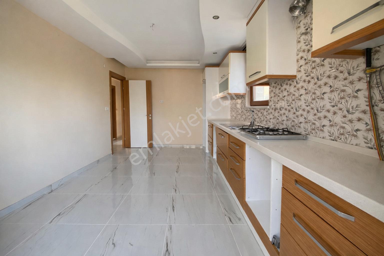 Remax Mid Bahçeli Evlerde Geniş Ve Ferah Kiralık 3+1 Daire - Görsel 7