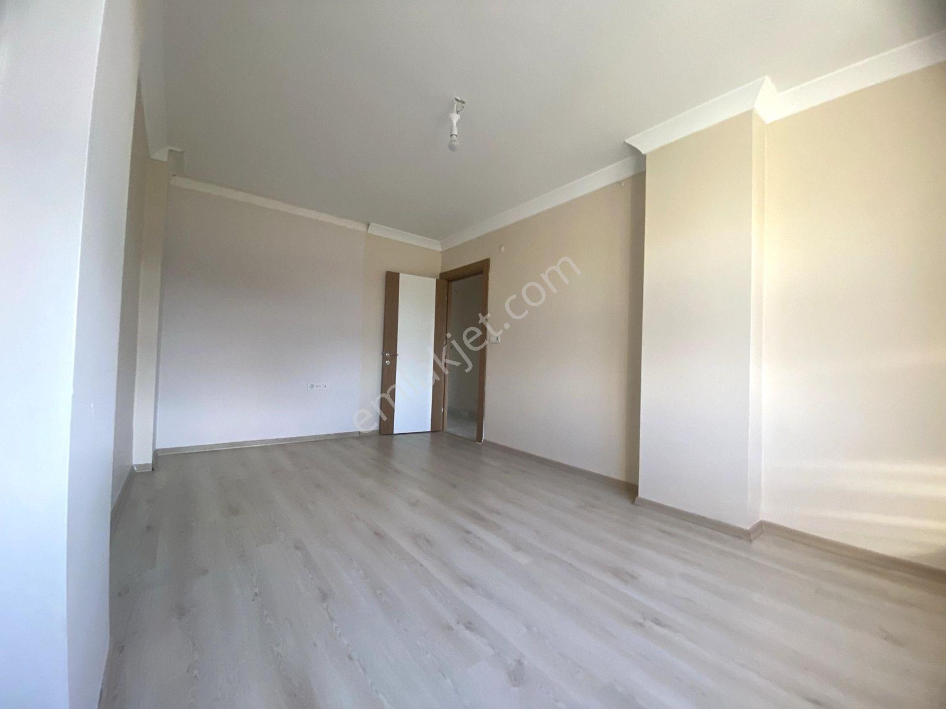 Remax Mid Bahçeli Evlerde Geniş Ve Ferah Kiralık 3+1 Daire - Görsel 13
