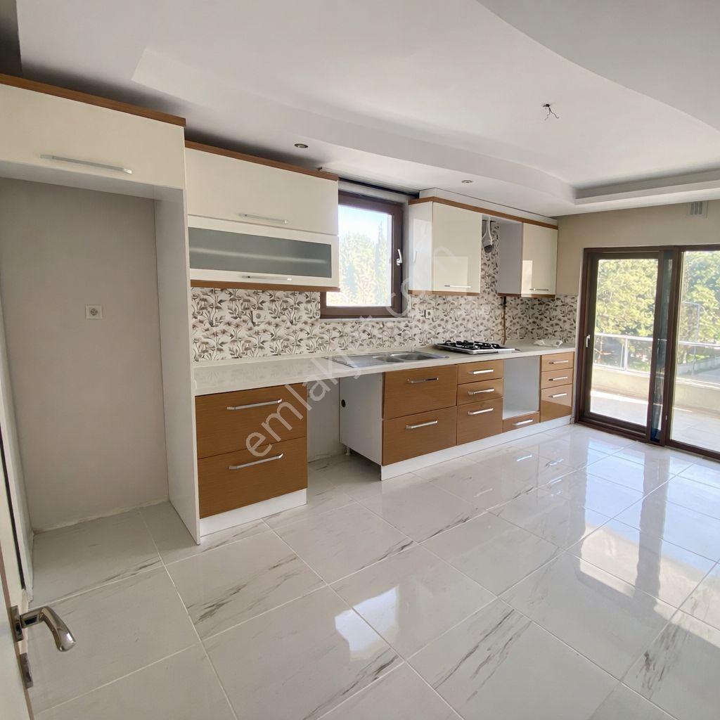 Remax Mid Bahçeli Evlerde Geniş Ve Ferah Kiralık 3+1 Daire - Görsel 4
