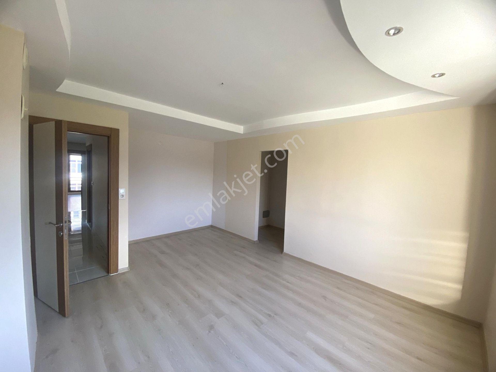 Remax Mid Bahçeli Evlerde Geniş Ve Ferah Kiralık 3+1 Daire - Görsel 14