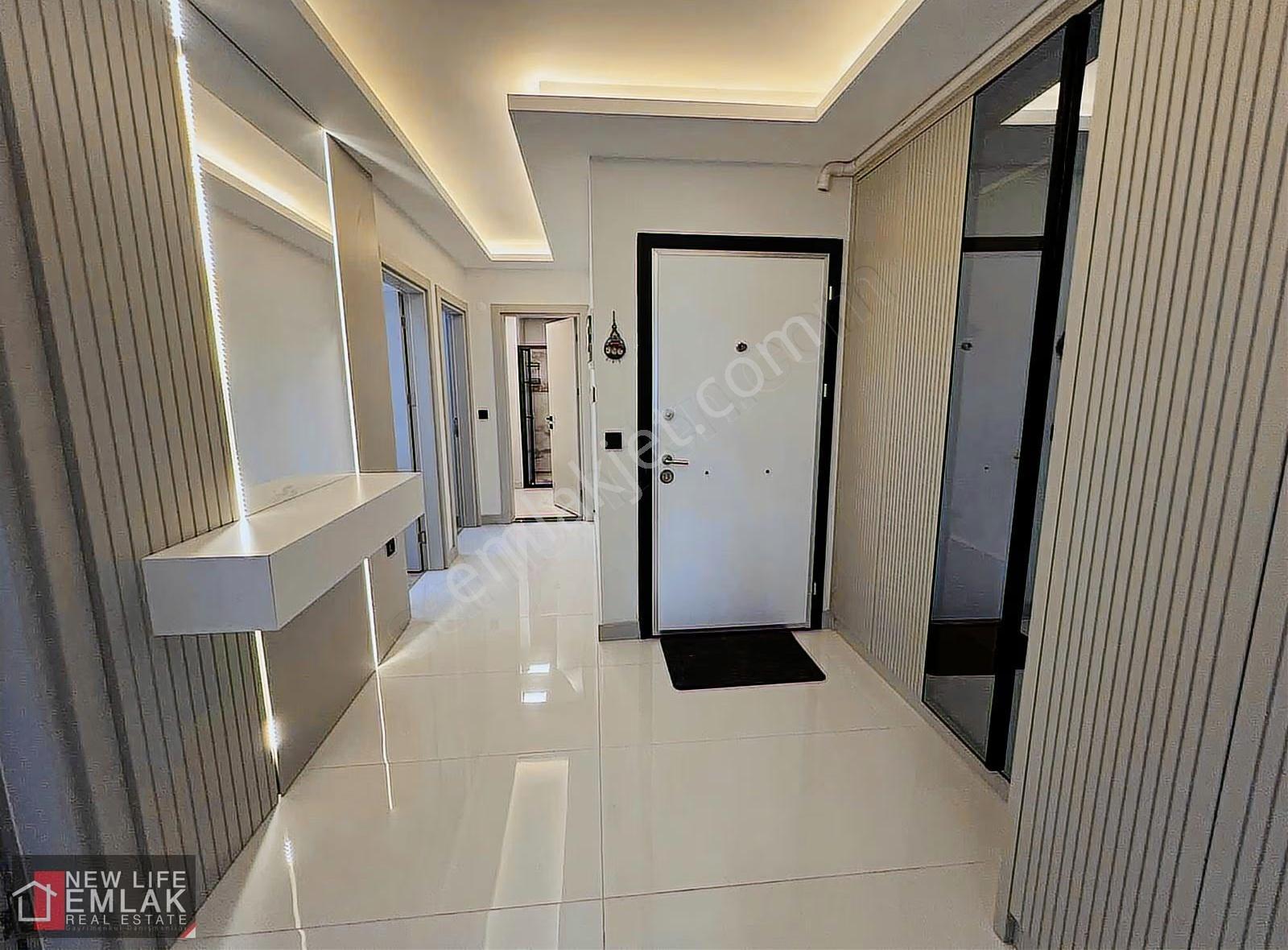 Kuşadası Merkezde Deniz Manzaralı Sıfır Eşyalı Muhteşem Daire - Görsel 11