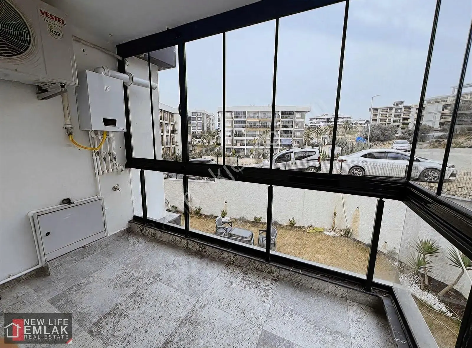 Kuşadası Merkezde Deniz Manzaralı Sıfır Eşyalı Muhteşem Daire - Görsel 2