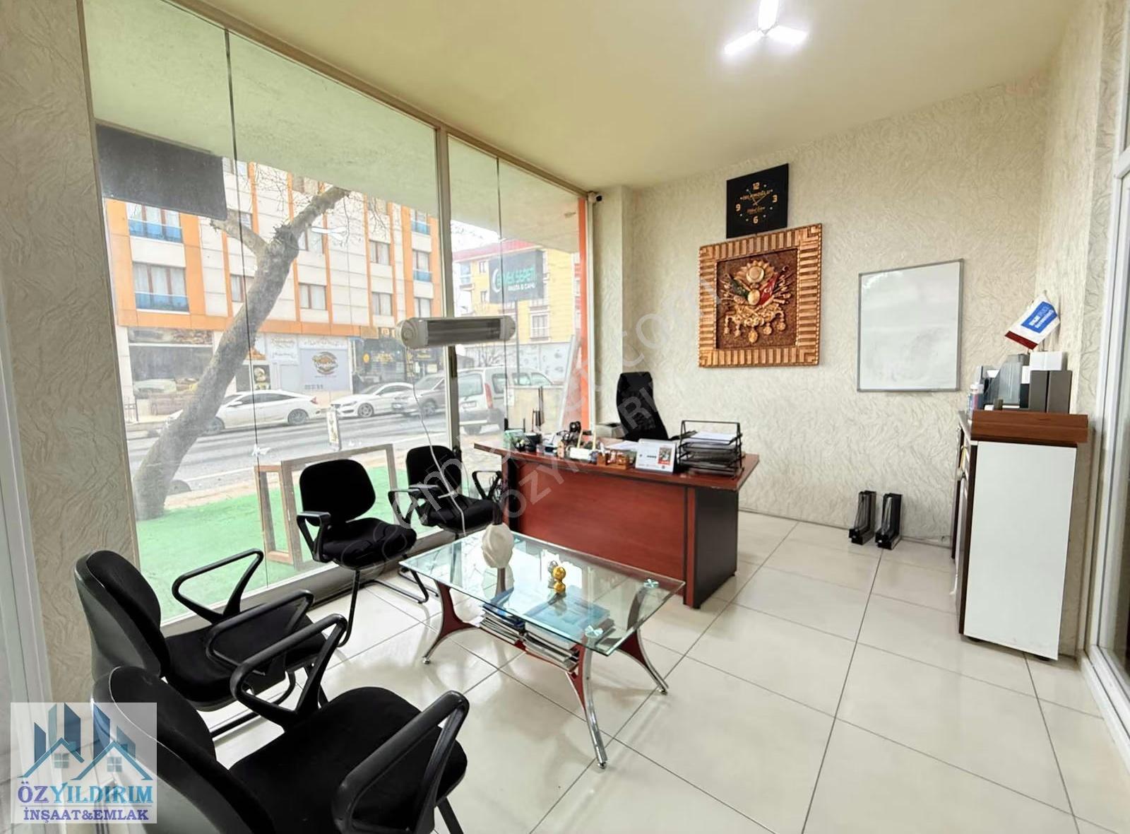 Veysel Karani Cad. Üzeri Satılık 200m² Dükkan