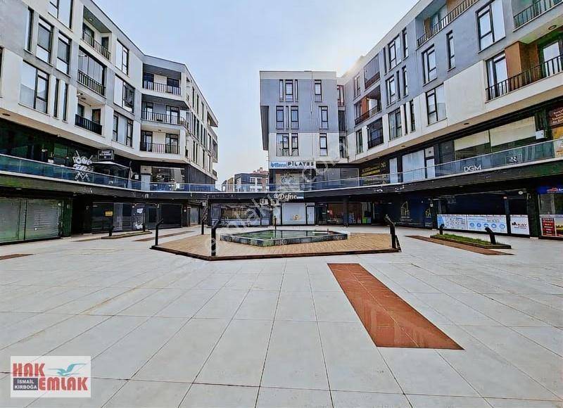 Hak Emlak'tan Yeni Mah.de Maidan 81 Sitesinde Kiralık Dükkan - Görsel 6