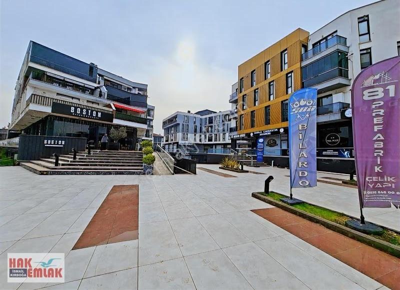 Hak Emlak'tan Yeni Mah.de Maidan 81 Sitesinde Kiralık Dükkan - Görsel 13