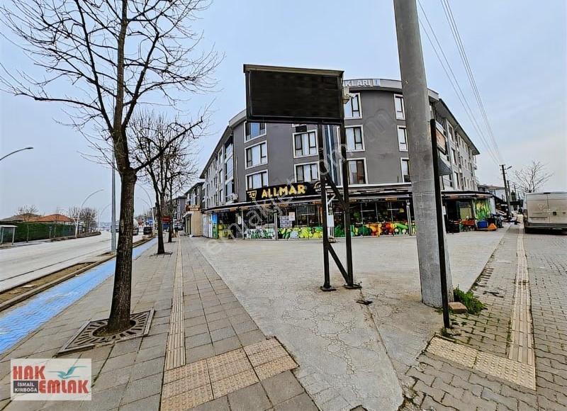 Hak Emlak'tan Yeni Mah.de Maidan 81 Sitesinde Kiralık Dükkan - Görsel 20