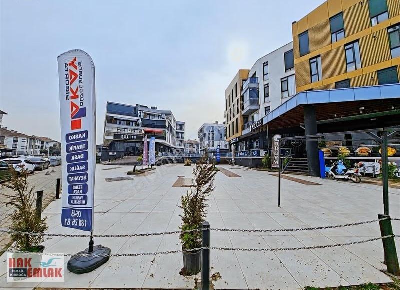 Hak Emlak'tan Yeni Mah.de Maidan 81 Sitesinde Kiralık Dükkan - Görsel 21