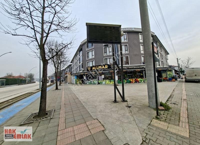 Hak Emlak'tan Yeni Mah.de Maidan 81 Sitesinde Kiralık Dükkan - Görsel 28