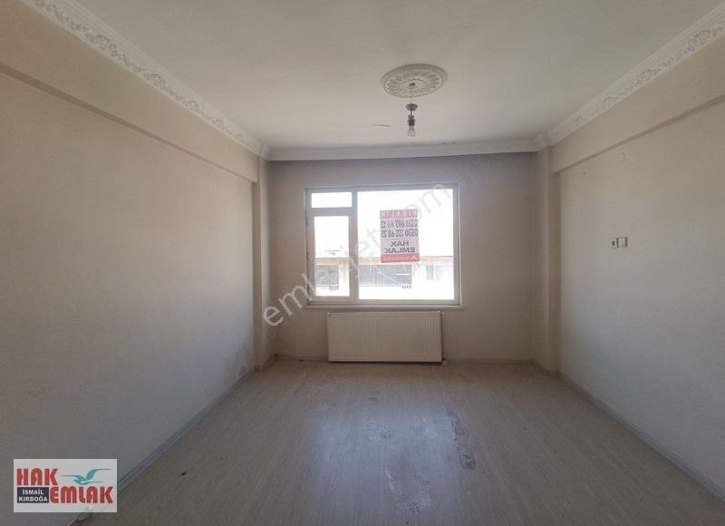 Hak Emlaktan Burhaniye Mah.de Şehir Merkezinde Kiralık 3+1 Daire - Görsel 9