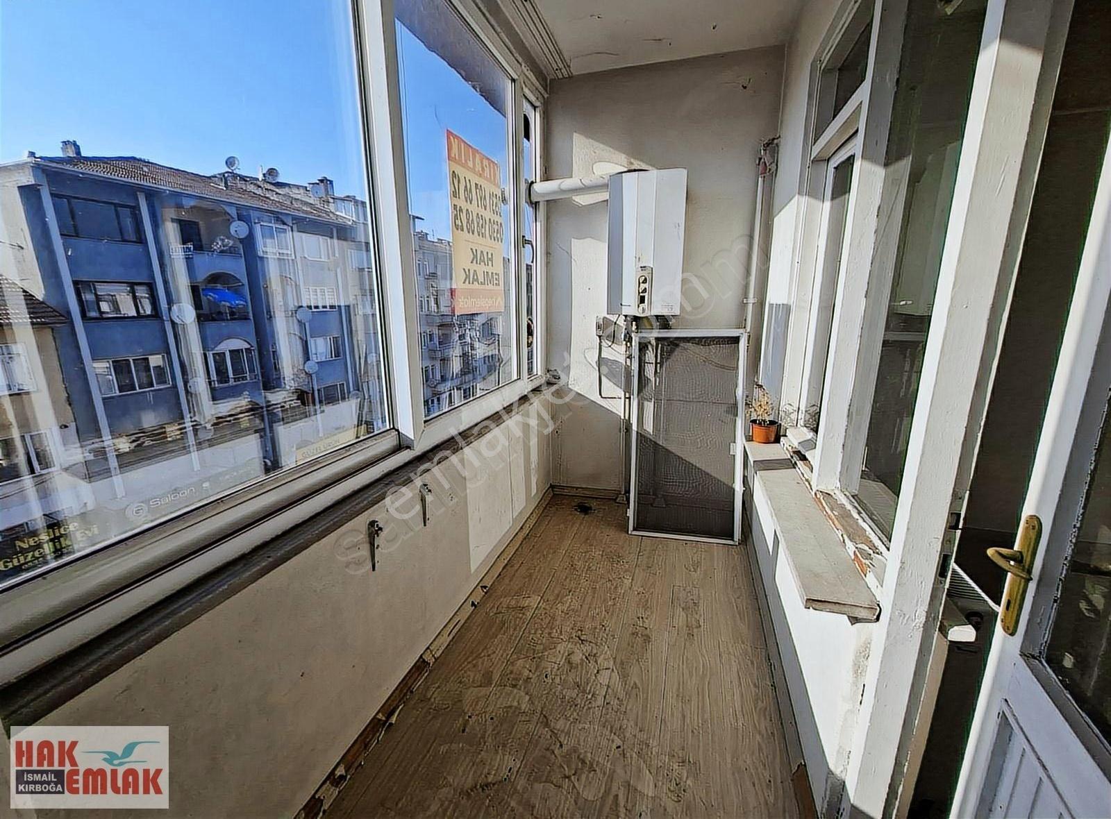Hak Emlaktan Burhaniye Mah.de Şehir Merkezinde Kiralık 3+1 Daire - Görsel 7