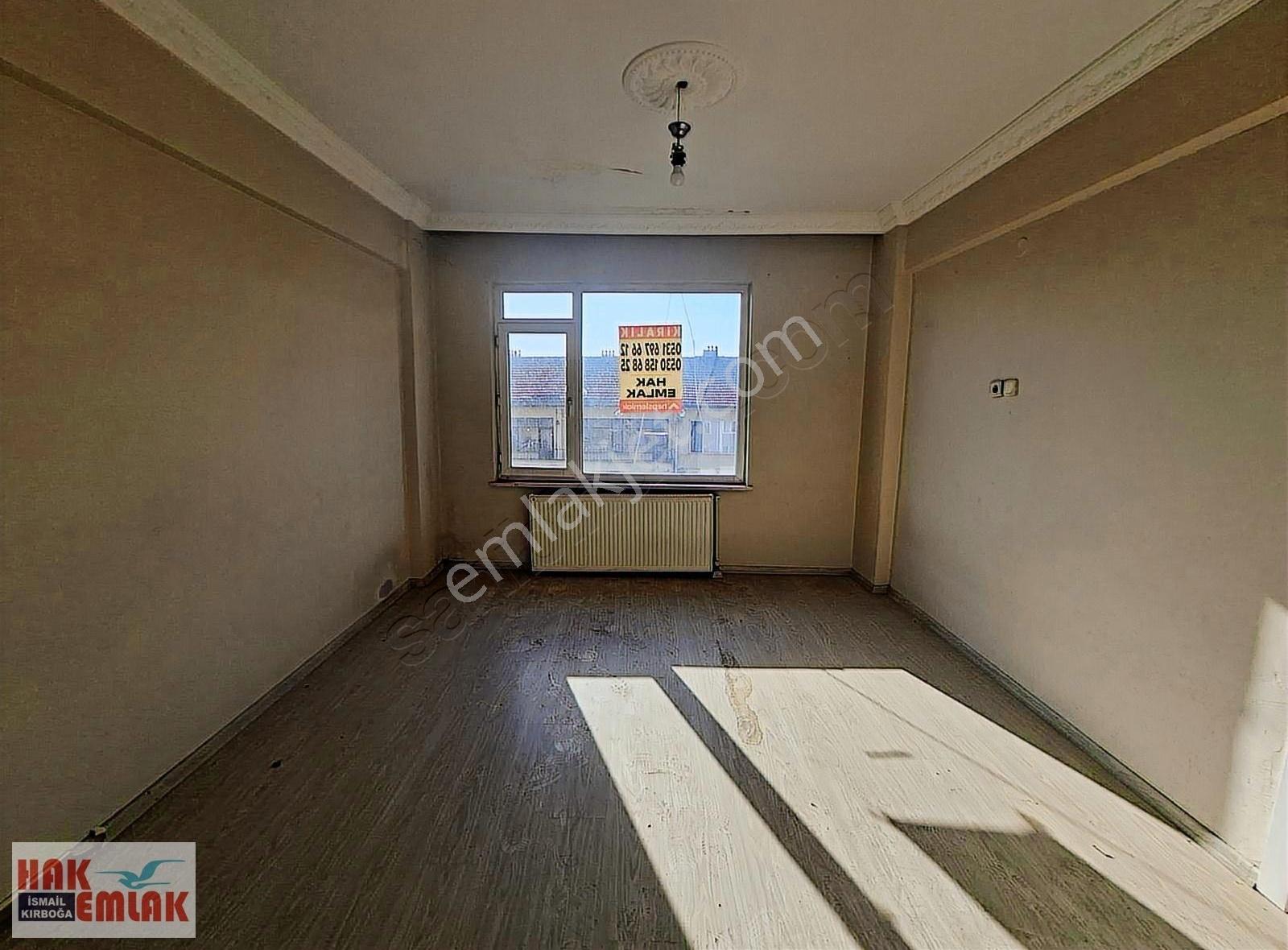 Hak Emlaktan Burhaniye Mah.de Şehir Merkezinde Kiralık 3+1 Daire - Görsel 6