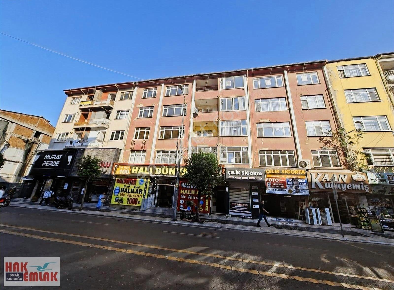 Hak Emlaktan Burhaniye Mah.de Şehir Merkezinde Kiralık 3+1 Daire - Görsel 26